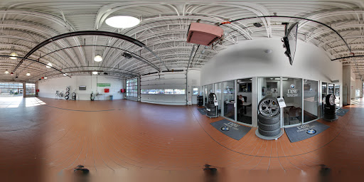 BMW Dealer «P & W BMW», reviews and photos, 4801 Baum Blvd, Pittsburgh, PA 15213, USA