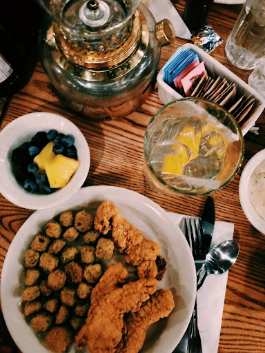 American Restaurant «Cracker Barrel Old Country Store», reviews and photos, 800 N Interstate Dr, Norman, OK 73072, USA