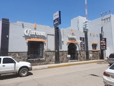 Deposito " La Taberna " Vinos Y Licores