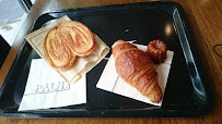 Croissant du Restaurant servant le petit-déjeuner Paul à Paris - n°16