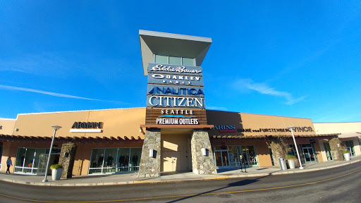 Seattle Premium Outlets, 10600 Quil Ceda Blvd, Tulalip, WA 98271, USA, 