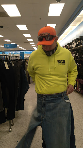 Clothing Store «Ross Dress for Less», reviews and photos, 1300 Gateway Blvd, Fairfield, CA 94533, USA