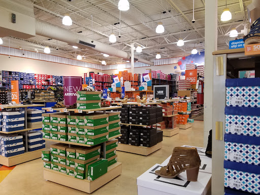Rack Room Shoes, 2701 Parker Dr #600, Round Rock, TX 78681, USA, 