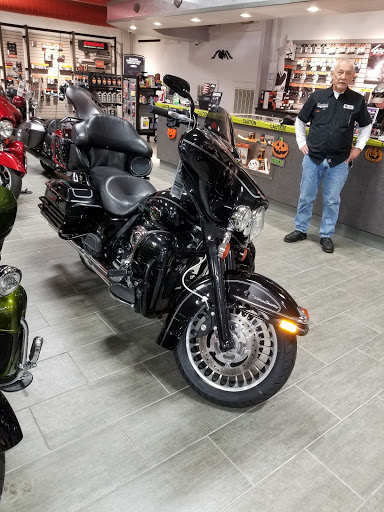 Motorcycle Dealer «Phantom Harley-Davidson», reviews and photos, 291 N Cypress Dr, Manteno, IL 60950, USA