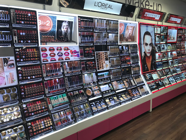 Reviews of Superdrug in Watford - Cosmetics store