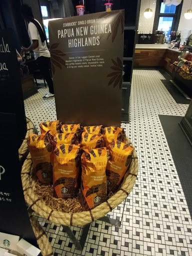 Coffee Shop «Starbucks», reviews and photos, 38 South La Grange Road, La Grange, IL 60525, USA