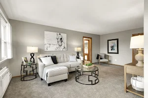 Brentwood Park Townhomes & Apartments image