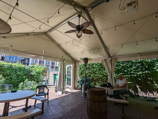 Tobacco Shop «Up Down Cigar», reviews and photos, 1550 N Wells St, Chicago, IL 60610, USA