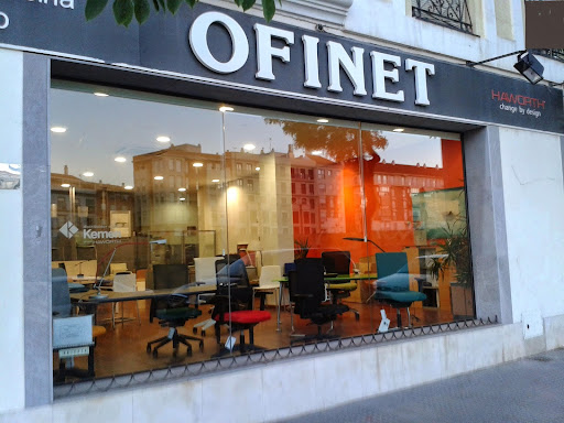 Comprar mobiliario de oficina en Málaga de 2024