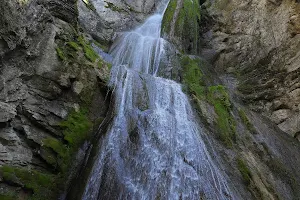 Môtiers waterfall image