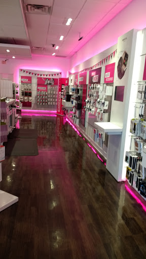 Cell Phone Store «T-Mobile», reviews and photos, 10319 W Broad St, Glen Allen, VA 23060, USA