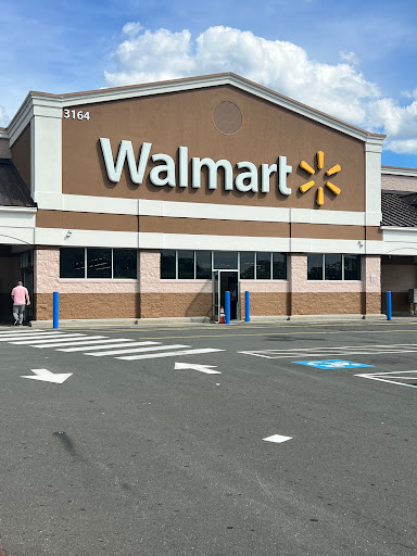 Discount Store «Walmart», reviews and photos, 3164 Berlin Turnpike, Newington, CT 06111, USA
