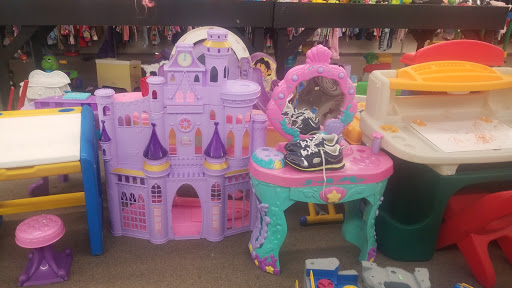 Thrift Store «The Salvation Army Family Store & Donation Center», reviews and photos, 51200 Van Dyke, Shelby Charter Township, MI 48316, USA