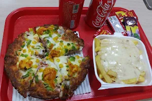 Nakhl Talaei Pizza image