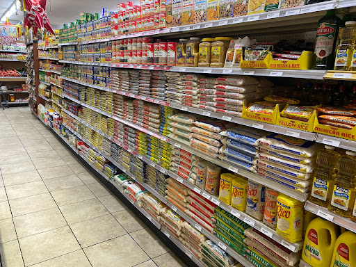 Grocery Store «Fiesta Tropical Market», reviews and photos, 547 E Bridgers Ave, Auburndale, FL 33823, USA