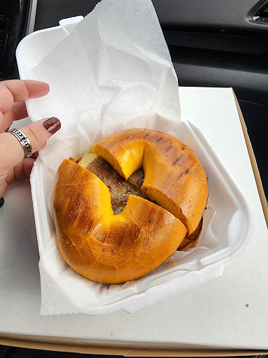 Donut Shop «Donut King», reviews and photos, 411 Middle St, Weymouth, MA 02189, USA