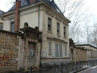 École Léon Jouhaux
