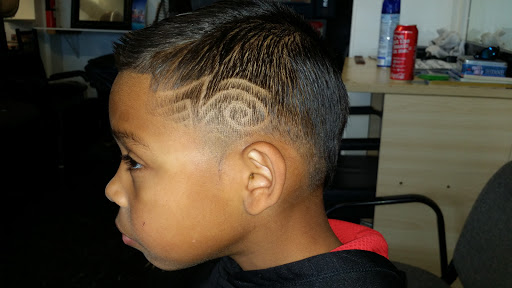 Barber Shop «Fade Away Barber & Beauty», reviews and photos, 8104 S Tacoma Way, Tacoma, WA 98499, USA