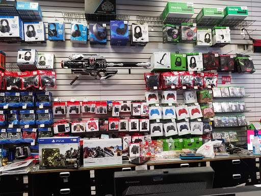 Video Game Store «GameStop», reviews and photos, 17 W Palisade Ave, Englewood, NJ 07631, USA