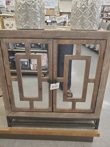 Home Goods Store «Tuesday Morning», reviews and photos, 1695 McFarland Blvd B, Northport, AL 35476, USA