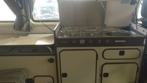 Used Car Dealer «ClassicAuto Showplace Ltd», reviews and photos, 2135 Stephenson Hwy, Troy, MI 48083, USA