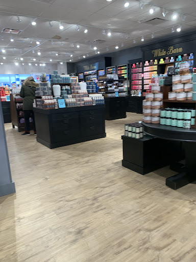 Beauty Supply Store «Bath & Body Works», reviews and photos, 293 Main St, Exton, PA 19341, USA