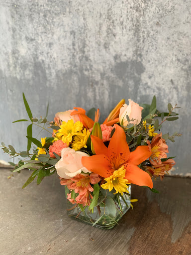 Florist «Petals & Vines», reviews and photos, 410 Main St E, Monmouth, OR 97361, USA