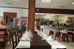 Amador Cafetería, Restaurante, Comidas para llevar image