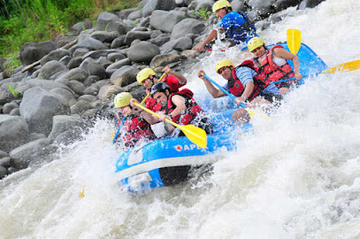 La Fortuna White Water Rafting | Arenal Volcano - By Monteverde Tours CR