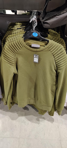 Stores to buy men's sweatshirts Kingston-upon-Thames