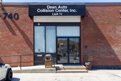 Auto Body Shop «Dean Auto Collision Center», reviews and photos, 700 N Main St, Providence, RI 02904, USA