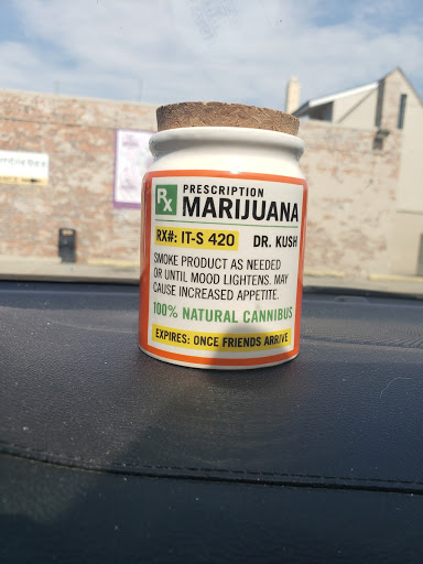 Tobacco Shop «BDT Smoke Shops», reviews and photos, 21640 John R Rd, Hazel Park, MI 48030, USA