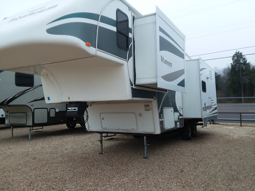 Fun Town RV Pre-Owned Supercenter image 8