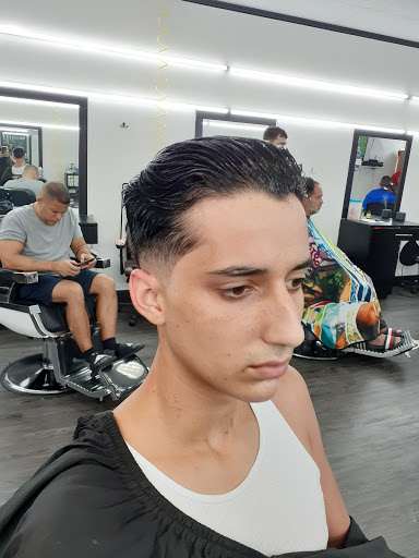 Barber Shop «V.I.P. Cuts Barber Shop Inc.», reviews and photos, 17519 Pines Blvd, Pembroke Pines, FL 33029, USA