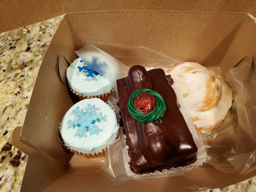 Wedding Bakery «Westhampton Pastry Shop Inc», reviews and photos, 5728 Patterson Ave, Richmond, VA 23226, USA