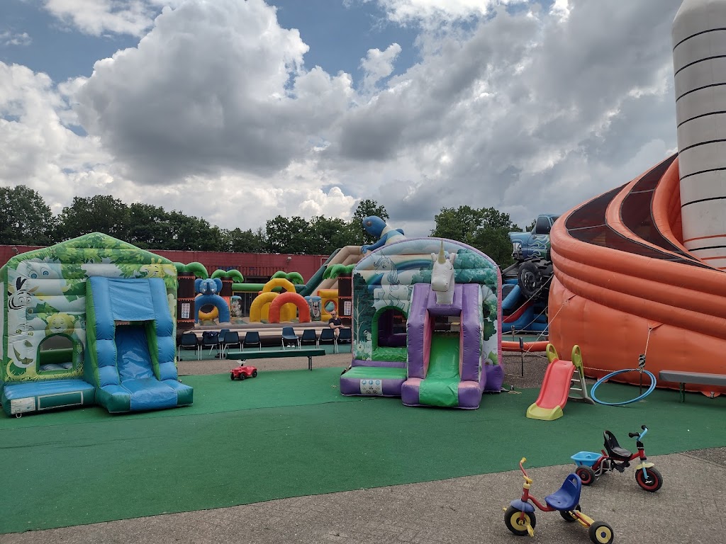 Gigantos Hüpfburgenland