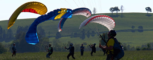 Česká škola létání s.r.o. - kurzy paraglidingu