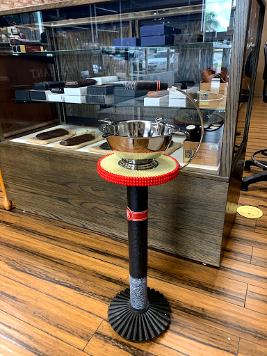 Cigar Shop «Elephant Cigars & Gifts - il regalo preferito», reviews and photos, 2801 W Expy 83, McAllen, TX 78503, USA