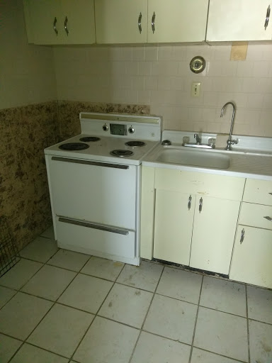 Door Supplier «Bauer Brothers Salvage», reviews and photos, 2432 N 2nd St, Minneapolis, MN 55411, USA