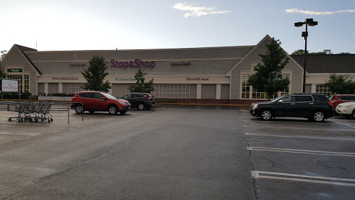 Grocery Store «Super Stop & Shop», reviews and photos, 100 Macy St, Amesbury, MA 01913, USA