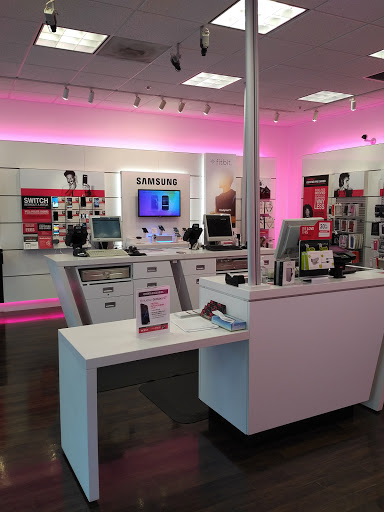 Cell Phone Store «T-Mobile», reviews and photos, 1001 N Arney Rd #418, Woodburn, OR 97071, USA