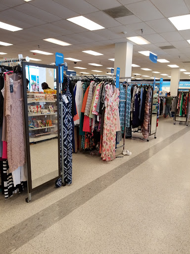 Clothing Store «Ross Dress for Less», reviews and photos, 1421 NE 163rd St, North Miami Beach, FL 33162, USA