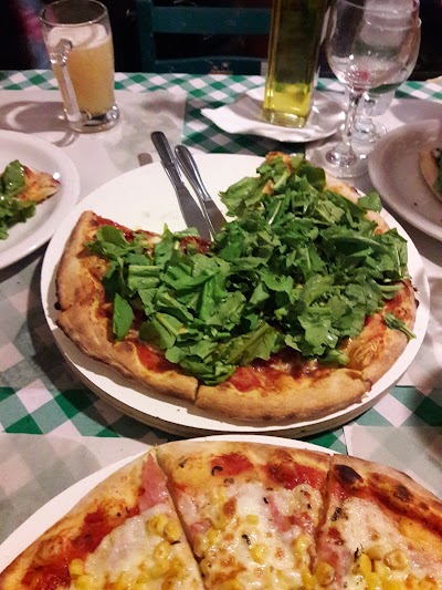 Photos of Pizza It&aacute;lia
