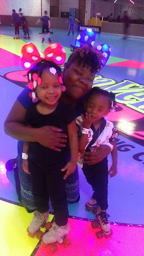 Roller Skating Rink «Bonaventure Always Family Friendly Skating Center And Birthday Parties», reviews and photos, 24505 Halsted Rd, Farmington Hills, MI 48335, USA