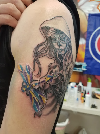 Tattoo Shop «Chi-Town Effects Tattoo», reviews and photos, 419 S Lake St, Aurora, IL 60506, USA
