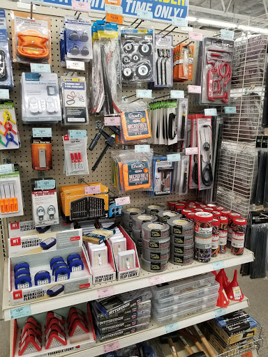 Hardware Store «Harbor Freight Tools», reviews and photos, 1349 N Blackstone Ave, Fresno, CA 93703, USA