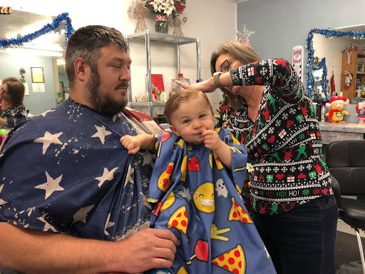 Beauty Salon «J & D Barber & Beauty Shop», reviews and photos, 18904 FM 1488 Rd, Magnolia, TX 77355, USA