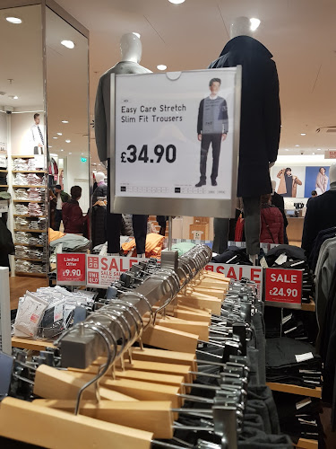 Reviews of UNIQLO Angel in London - Clothing store