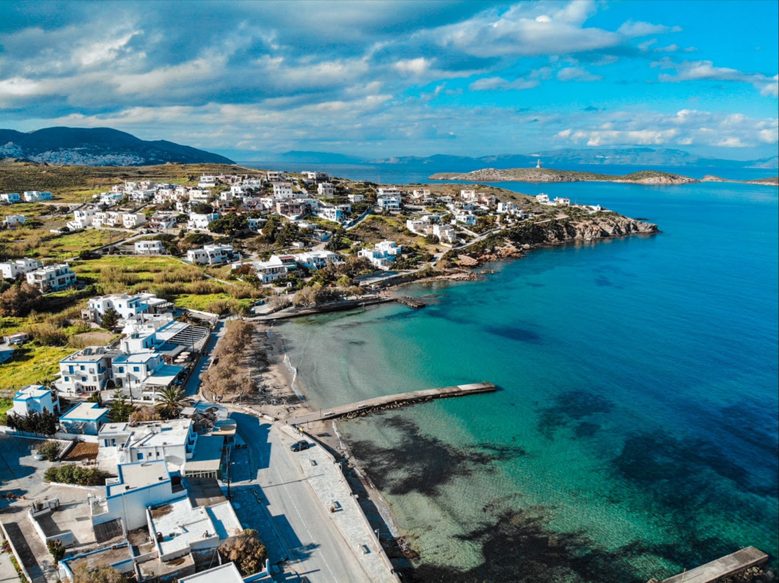 Foto av Paralia Azolimnos med grå sand yta