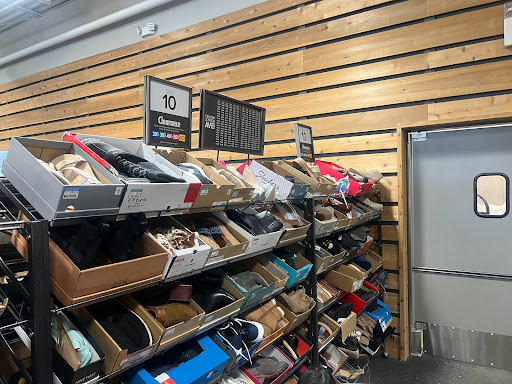 Shoe Store «DSW Designer Shoe Warehouse», reviews and photos, 43713 W Oaks Dr, Novi, MI 48377, USA